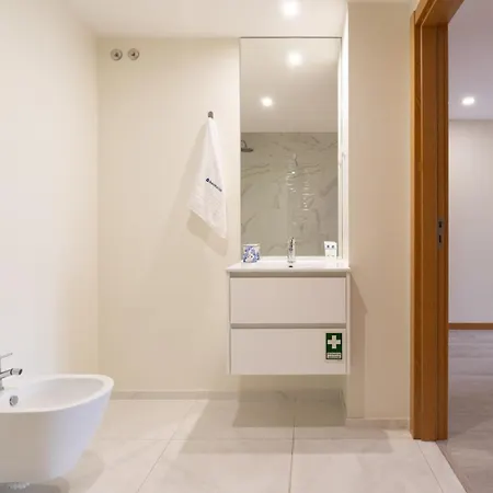 公寓 Modern & Sleek Flat | Terrace & Garage By Hostwise 波尔图