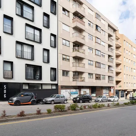 Modern & Sleek Flat | Terrace & Garage By Hostwise