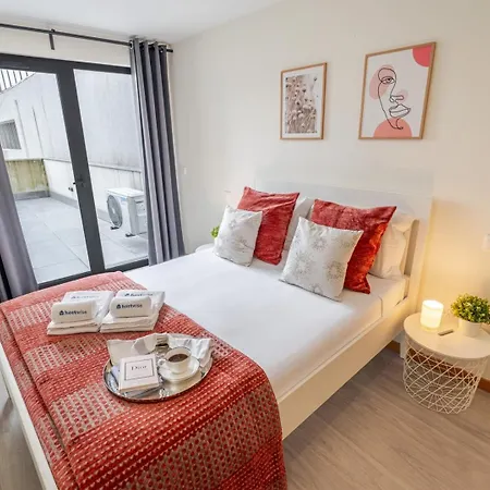 Modern & Sleek Flat | Terrace & Garage By Hostwise 公寓 波尔图