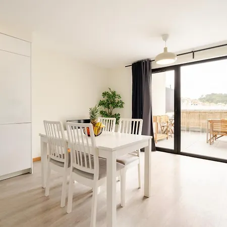 Modern & Sleek Flat | Terrace & Garage By Hostwise פורטו