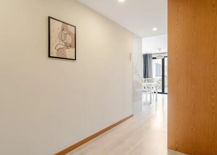 公寓 Modern & Sleek Flat | Terrace & Garage By Hostwise *