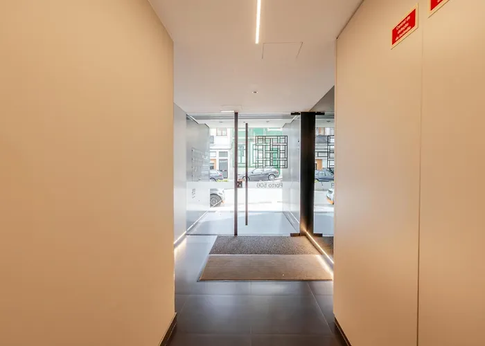 Modern & Sleek Flat | Terrace & Garage By Hostwise Lejlighed