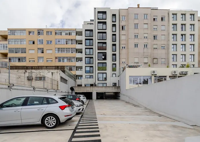 Modern & Sleek Flat | Terrace & Garage By Hostwise 公寓