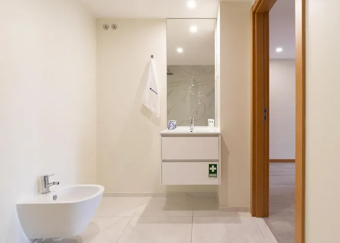 公寓 Modern & Sleek Flat | Terrace & Garage By Hostwise 波尔图