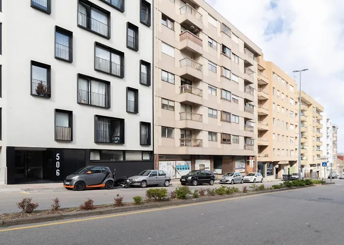 Modern & Sleek Flat | Terrace & Garage By Hostwise