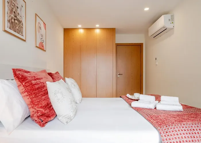 Modern & Sleek Flat | Terrace & Garage By Hostwise Oporto