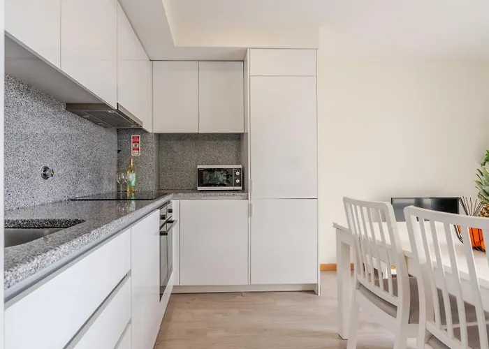 Modern & Sleek Flat | Terrace & Garage By Hostwise Lejlighed *