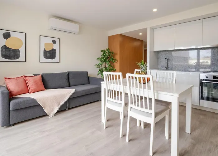 Modern & Sleek Flat | Terrace & Garage By Hostwise * Oporto