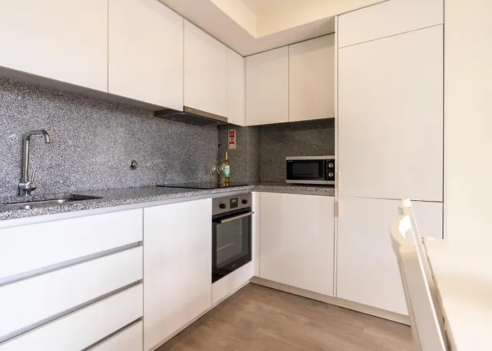 Lejlighed Modern & Sleek Flat | Terrace & Garage By Hostwise *