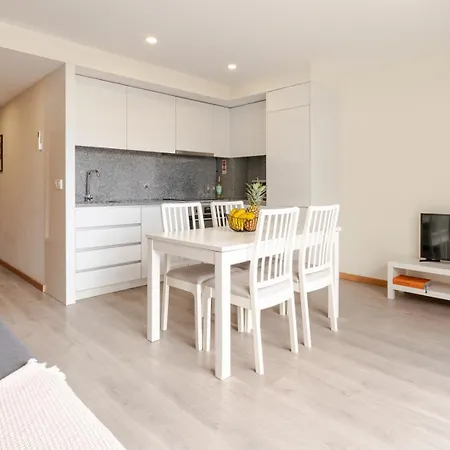 Modern & Sleek Flat | Terrace & Garage By Hostwise Apartman