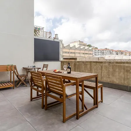 Modern & Sleek Flat | Terrace & Garage By Hostwise Apartmán Porto