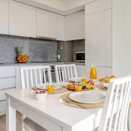 Modern & Sleek Flat | Terrace & Garage By Hostwise Apartman
