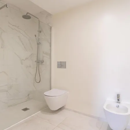 Modern & Sleek Flat | Terrace & Garage By Hostwise Apartman Porto