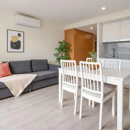 Modern & Sleek Flat | Terrace & Garage By Hostwise * Porto