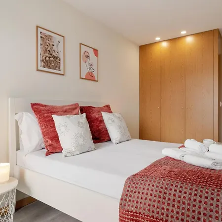 Modern & Sleek Flat | Terrace & Garage By Hostwise *