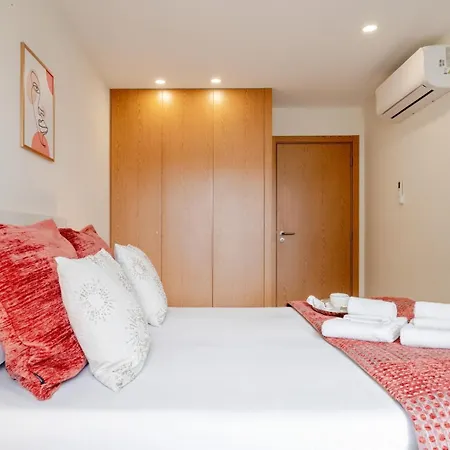 Modern & Sleek Flat | Terrace & Garage By Hostwise Oporto